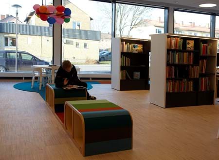 fraster, filt, opklæbning, akustik, uld filt, inspiration, design, indretning, filttavle, udsmykning, opklæbet filt, filt på væg, limet filt, vægfilt, filtfarve, dekoration